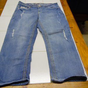Maurices Distressed jeans (75AM) preowned smoke free clean no worn or torn spot